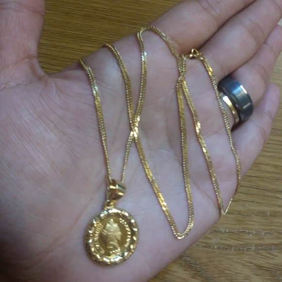 18k Saudi Gold Necklace Medallion - Picture 3 of 4